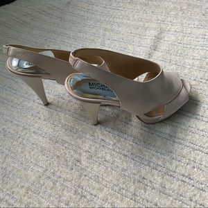 Micheal lots hight heels open toe nude shoes size 6